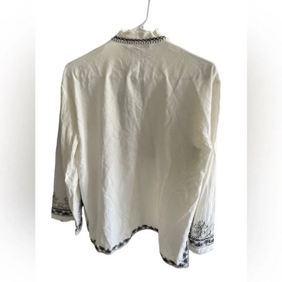 ZARA Embroidered V-Neck Blouse Size XS NWT - Picture 2 of 9